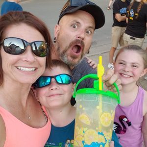 Meet your Posher, Larissa